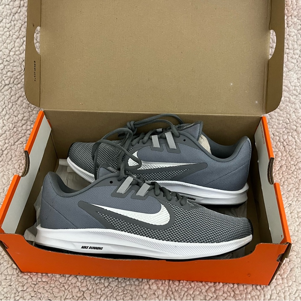 Nike Women’s Gray and White Athletic Running Shoes